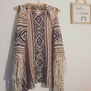 5/$20 Vest sweater XS Hippie Rose